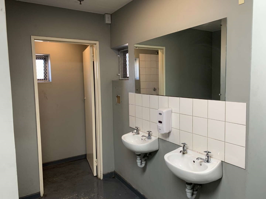 To Let commercial Property for Rent in Townsend Estate Western Cape
